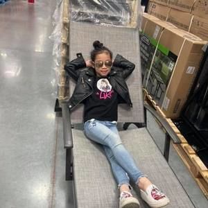 Meet your Posher, Emily